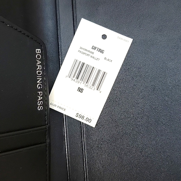 MK 2PC MEN WALLET AND PASSPORT HOLDER - Picture 4 of 6